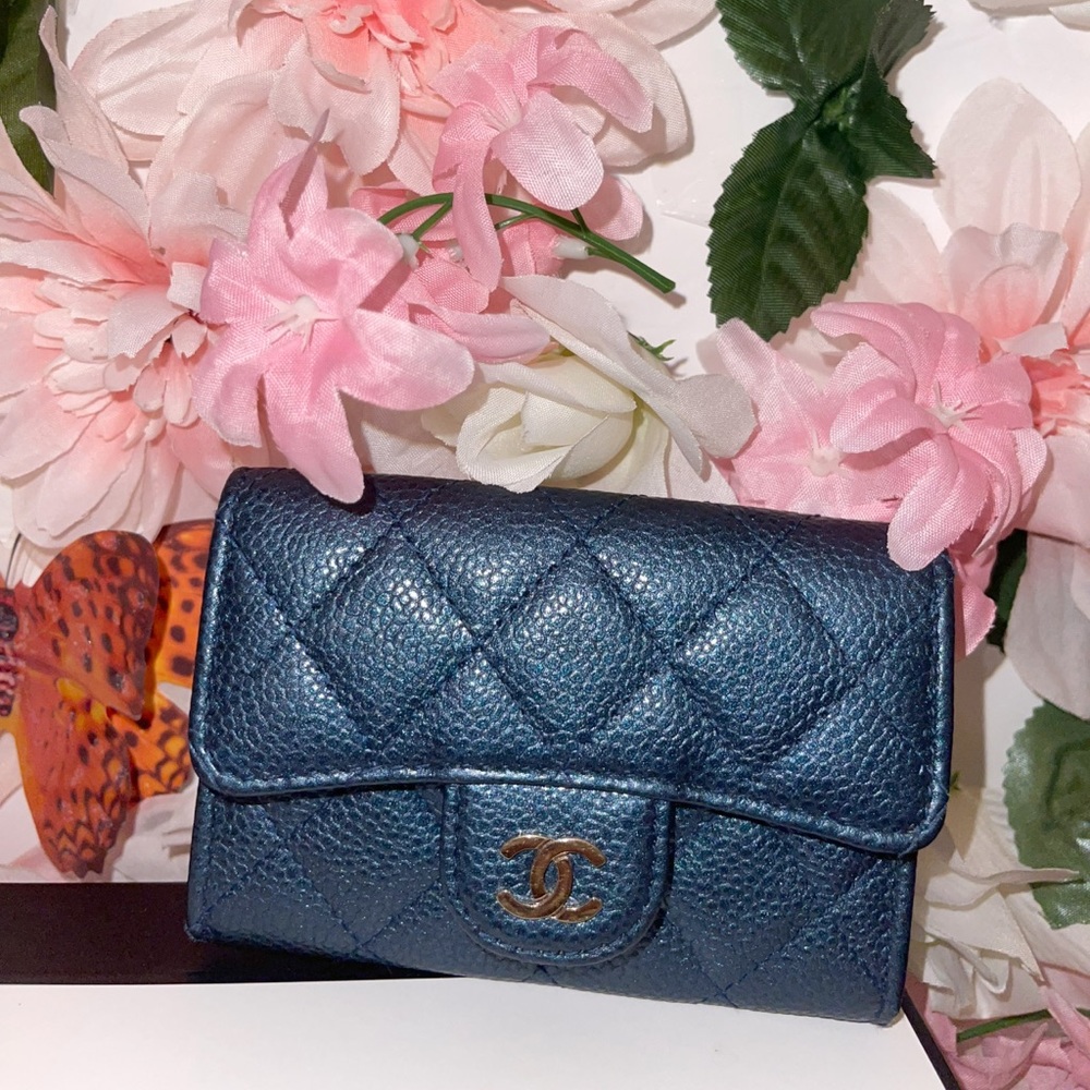 Chanel Wallet - Picture 2 of 2
